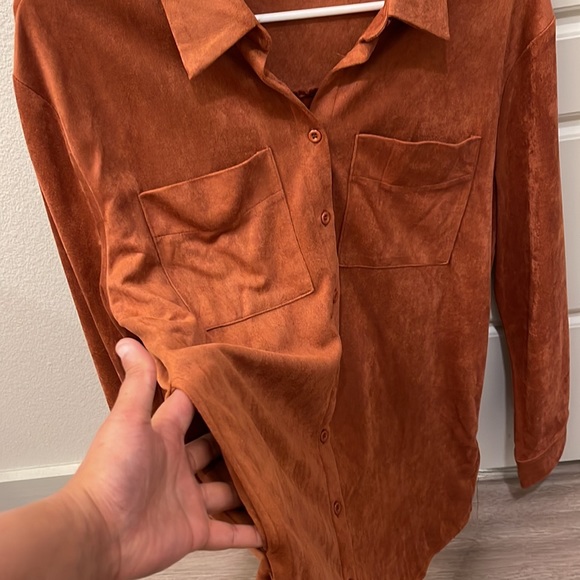 VICI COLLECTION LONG SLEEVE BUTTON UP BLOUSE - Picture 4 of 7